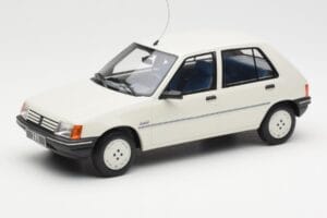 Peugeot 205 Junior Valge Otto 1:18 OT463 Vaik