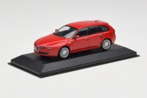 Alfa Romeo 159 Sportwagon Alfa Punane Minichamps 1:43 400120511 Metall - pilt 2/4