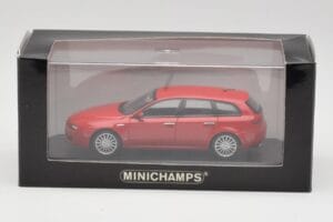Alfa Romeo 159 Sportwagon Alfa Punane Minichamps 1:43 400120511 Metall - pilt 4/4