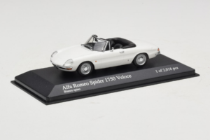 Alfa Romeo 1750 Spider Veloce Valge Minichamps 1:43 400120530 Metall - pilt 2/4