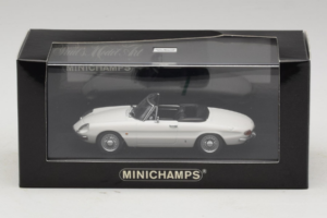 Alfa Romeo 1750 Spider Veloce Valge Minichamps 1:43 400120530 Metall - pilt 4/4