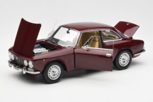 Alfa Romeo 2000 GTV Kastanpunane Norev 1:18 187916 Metall - pilt 2/8