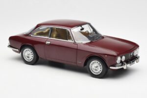 Alfa Romeo 2000 GTV Kastanpunane Norev 1:18 187916 Metall - pilt 6/8