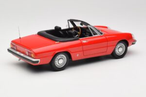 Alfa Romeo 2000 Spider Punane Minichamps 1:18 180120930 Metall - pilt 3/8