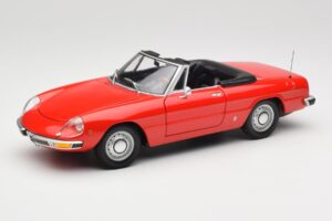 Alfa Romeo 2000 Spider Punane Minichamps 1:18 180120930 Metall