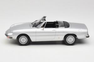 Alfa Romeo 2000 Spider Hõbedane Norev 1:18 187884 Metall - pilt 3/6