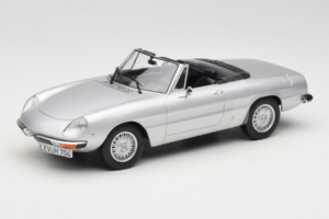 Alfa Romeo 2000 Spider Hõbedane Norev 1:18 187884 Metall