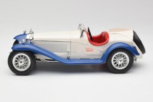 Alfa Romeo 2300 Spider Valge & Sinine Bburago 1:18 3008-M1 Metall - pilt 3/6