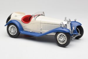 Alfa Romeo 2300 Spider Valge & Sinine Bburago 1:18 3008-M1 Metall - pilt 4/6