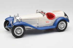Alfa Romeo 2300 Spider Valge & Sinine Bburago 1:18 3008-M1 Metall