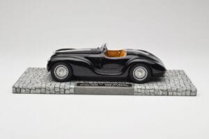 Alfa Romeo 6C 2500 SS Corsa Spider Must Minichamps 1:18 107120231 Metall - pilt 3/6