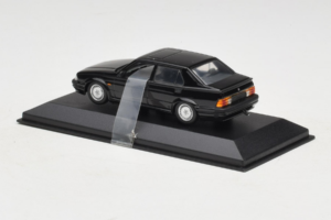 Alfa Romeo 75 3.0 V6 Must Minichamps 1:43 403120463 Metall - pilt 3/4