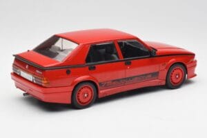 Alfa Romeo 75 Turbo Evoluzione Punane MCG 1:18 MCG18428 Metall - pilt 2/6
