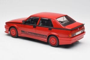 Alfa Romeo 75 Turbo Evoluzione Punane MCG 1:18 MCG18428 Metall - pilt 5/6