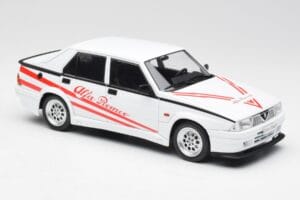 Alfa Romeo 75 Turbo Evoluzione Valge MCG 1:18 MCG18430 Metall - pilt 4/6