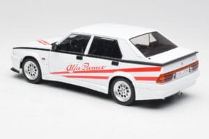 Alfa Romeo 75 Turbo Evoluzione Valge MCG 1:18 MCG18430 Metall - pilt 5/6