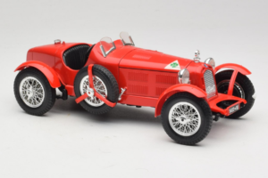 Alfa Romeo 8C 2300 Monza Punane Bburago 1:18 3014 Metall - pilt 4/6
