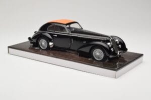 Alfa Romeo 8C 2900B Lungo Must Minichamps 1:18 100120421 Metall - pilt 6/8