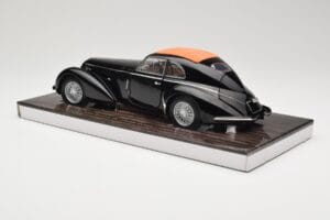 Alfa Romeo 8C 2900B Lungo Must Minichamps 1:18 100120421 Metall - pilt 7/8