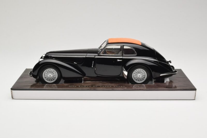Alfa Romeo 8C 2900B Lungo Must Minichamps 1:18 100120421 Metall