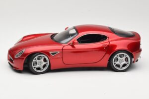 Alfa Romeo 8C Competizione Punane Bburago 1:18 18-11021 Metall - pilt 4/8