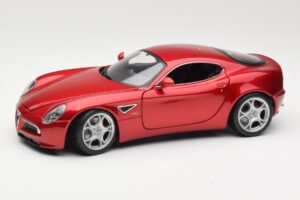 Alfa Romeo 8C Competizione Punane Bburago 1:18 18-11021 Metall