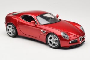Alfa Romeo 8C Competizione Punane Bburago 1:18 18-11021 Metall - pilt 6/8