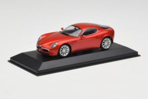 Alfa Romeo 8C Competizione Alfa Punane Minichamps 1:43 403120523 Metall - pilt 2/4