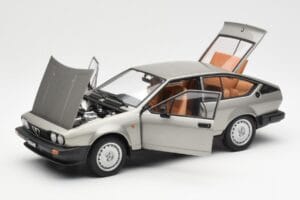 Alfa Romeo Alfetta GTV 2.0 Hall Metallik AUTOart 1:18 70147 Metall - pilt 2/8