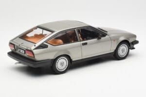 Alfa Romeo Alfetta GTV 2.0 Hall Metallik AUTOart 1:18 70147 Metall - pilt 3/8