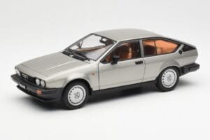 Alfa Romeo Alfetta GTV 2.0 Hall Metallik AUTOart 1:18 70147 Metall