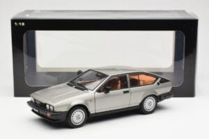 Alfa Romeo Alfetta GTV 2.0 Hall Metallik AUTOart 1:18 70147 Metall - pilt 8/8