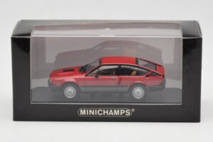 Alfa Romeo Alfetta GTV6 Punane Minichamps 1:43 400120140 Metall - pilt 4/4