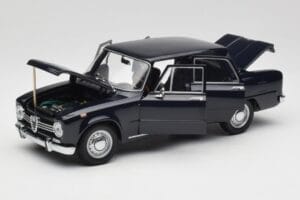 Alfa Romeo Giulia 1300 Sinine Minichamps 1:18 180120905 Metall - pilt 2/8
