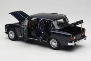 Alfa Romeo Giulia 1300 Sinine Minichamps 1:18 180120905 Metall - pilt 5/8