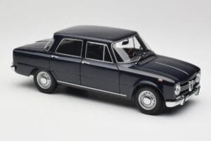 Alfa Romeo Giulia 1300 Sinine Minichamps 1:18 180120905 Metall - pilt 6/8