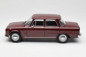 Alfa Romeo Giulia 1300 Tumepunane Minichamps 1:18 180120906 Metall - pilt 4/8