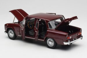 Alfa Romeo Giulia 1300 Tumepunane Minichamps 1:18 180120906 Metall - pilt 5/8