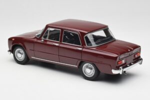 Alfa Romeo Giulia 1300 Tumepunane Minichamps 1:18 180120906 Metall - pilt 7/8