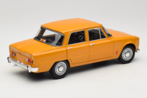 Alfa Romeo Giulia 1300 Super Oranž Minichamps 1:18 180120900 Metall - pilt 3/8
