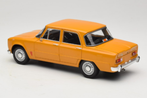 Alfa Romeo Giulia 1300 Super Oranž Minichamps 1:18 180120900 Metall - pilt 7/8