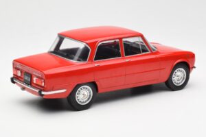 Alfa Romeo Giulia Nuova Super Punane MCG 1:18 MCG18145 Metall - pilt 2/6