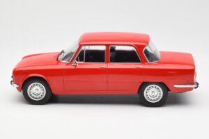 Alfa Romeo Giulia Nuova Super Punane MCG 1:18 MCG18145 Metall - pilt 3/6