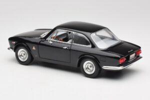 Alfa Romeo Giulia Sprint GTA Must Road Signature 1:18 92348 Metall - pilt 7/8