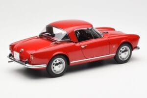Alfa Romeo Giulietta 1300 Spider Punane AUTOart 1:18 70157 Metall - pilt 3/8