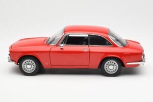 Alfa Romeo GT 1300 Junior LHD Punane AUTOart 1:18 70131 Metall - pilt 4/8