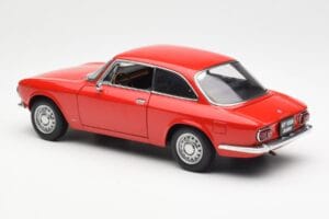 Alfa Romeo GT 1300 Junior LHD Punane AUTOart 1:18 70131 Metall - pilt 7/8