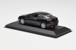 Alfa Romeo GT Must Minichamps 1:43 400120320 Metall - pilt 3/4