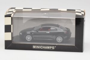 Alfa Romeo GT Must Minichamps 1:43 400120320 Metall - pilt 4/4