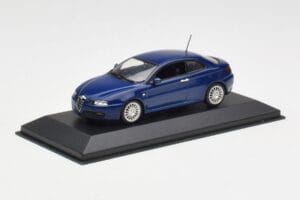 Alfa Romeo GT Dark Blue Metallic Minichamps 1:43 400120326 Metall - pilt 2/4